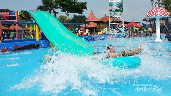 Main Basah-basahan di Purbalingga, Coba Water Park Owabong