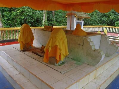Makam Yang Dipertuan Muda Riau Daeng Marewa dan Daeng Celak
