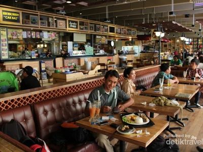 Makan Enak di Bandara Soekarno Hatta, Di Sini Tempatnya