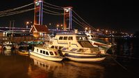 Malam Hari di Jembatan Ampera, Alep Nian!