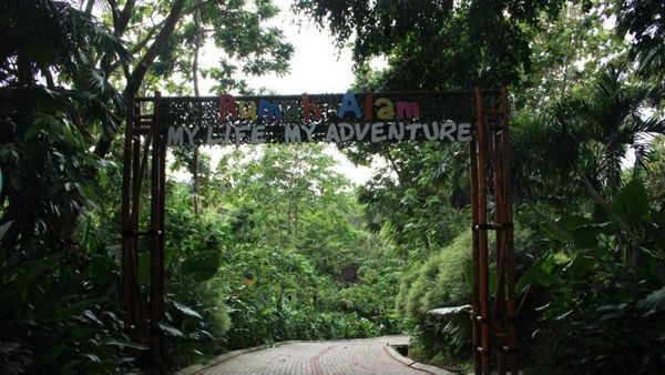 Manado Punya Taman Rekreasi Alam Keren