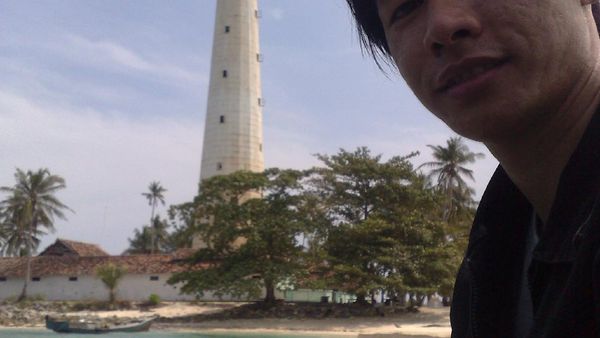 Mantap! Menatap Indahnya Pulau Lengkuas dari Mercusuar