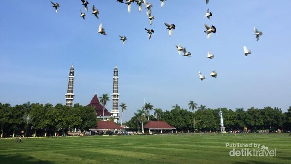 Masjid Agung yang Fotogenik di Jombang