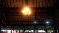 Masjid yang Serba Merah