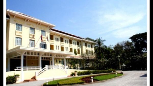 Megahnya Hotel Antik Raffless Grand Angkor di Siem Reap