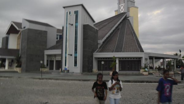 Megahnya Katedral Tiga Raja Timika