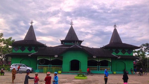 Megahnya Masjid Berusia Ratusan Tahun di Banjarmasin