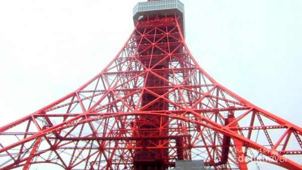 Megahnya Tokyo Tower dari Berbagai Sudut