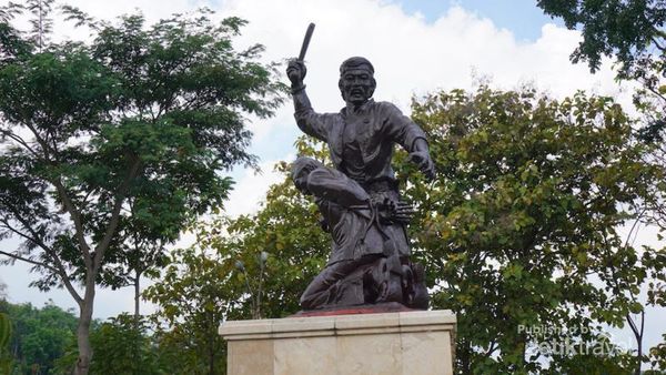 Melancong ke Madiun, Mampir Dulu ke Monumen Kresek