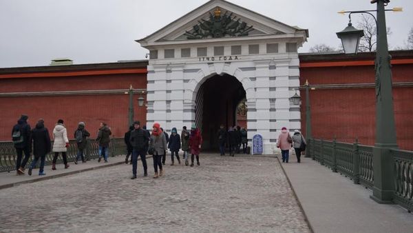 Melihat Bangunan Pertama di Kota Kedua Rusia