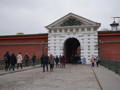 Melihat Bangunan Pertama di Kota Kedua Rusia