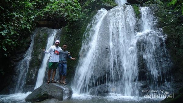 Melihat Batu Batirai, Air Terjun Bertingkat nan Indah di Padang Panjang