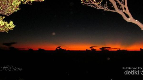 Melihat Cahaya Nirwana di Puncak Gunung Gede