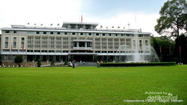 Melihat Isi Istana Kemerdekaan Vietnam di Saigon