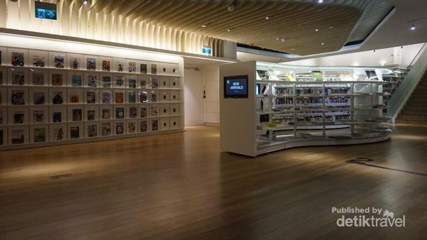 Melihat Isi Perpustakaan Instagrammable di Singapura