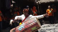 Melihat Kearifan Lokal Tarian Adat Desa Sade, Lombok