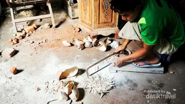 Melihat Kerajinan Tangan Lombok