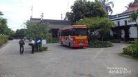 Melihat Pembuatan Rokok di Museum House of Sampoerna