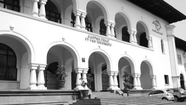 Melihat Perangko Antik di Museum Pos Indonesia, Bandung