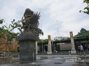 Melihat Salah Satu Patung Terbesar Dunia di Pulau Dewata
