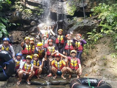 Memacu Adrenalin Sambil River Tubing di Magelang