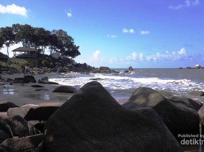 Memburu Keindahan Tersembunyi di Bumi Laskar Pelangi
