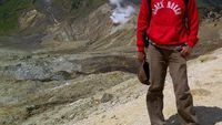Menaklukkan Gunung Papandayan di Akhir Pekan