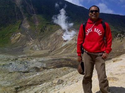 Menaklukkan Gunung Papandayan di Akhir Pekan