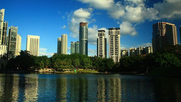 Menara Kembar Petronas, Megahnya Kalahkan Kuala Lumpur Tower