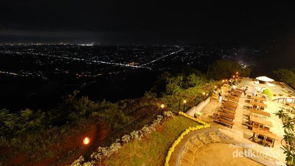 Menatap Pesona Yogyakarta dari Ketinggian Saat Malam Tiba