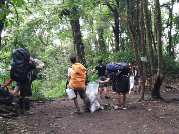 Mendaki Atap Jawa Barat