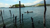 Mendayung Sampan ke Pulau Asei