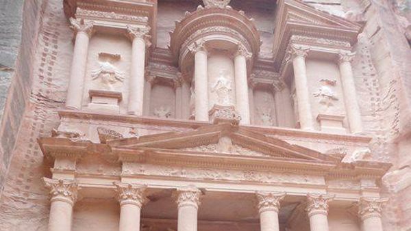 Menemukan Harta Karun Indiana Jones di Petra, Yordania