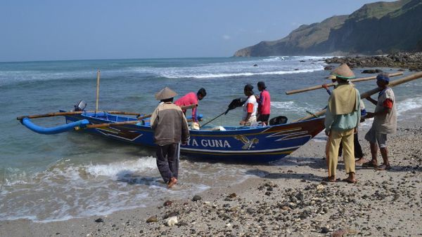 Menganti, Pantai Paling Cantik di Kebumen