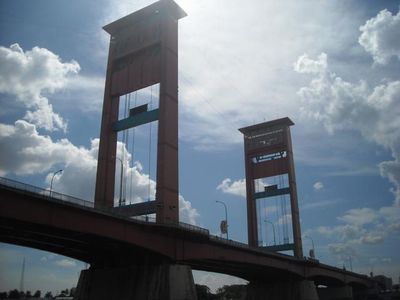 Mengarungi Sungai Musi, Cara Asyik Mengawali Tahun di Palembang