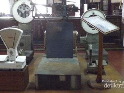 Mengenang Peralatan Bank Jadul di Museum Bank Mandiri