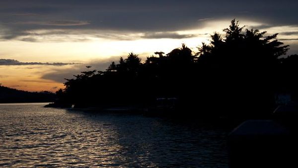 Menghabiskan Senja di Natsepa