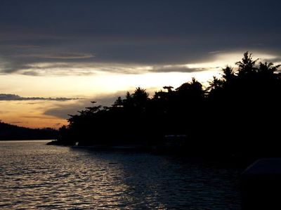 Menghabiskan Senja di Natsepa