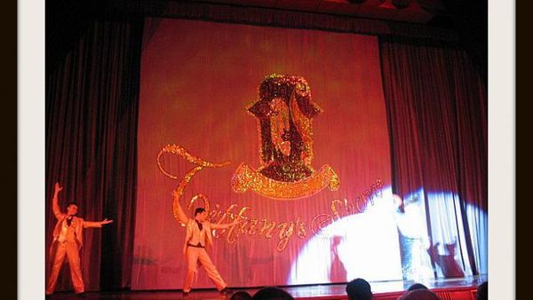 Mengintip Aksi Ladyboy Seksi di Pattaya, Thailand