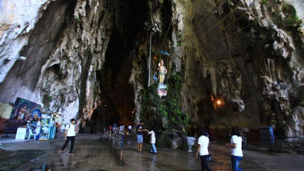 Mengintip Batu Caves, Tempat Ibadah Umat Hindu di Malaysia