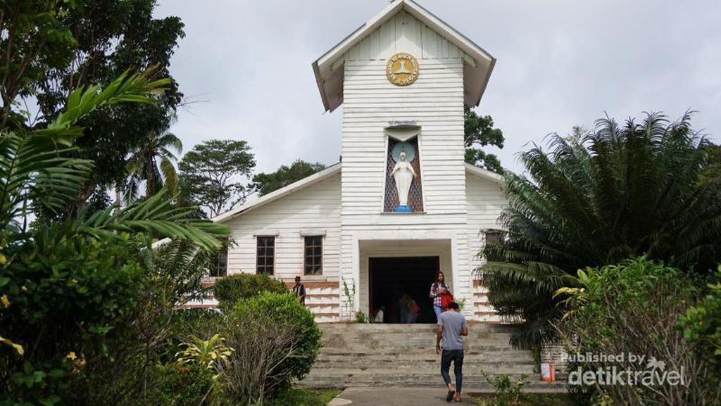 Mengintip Kampung Vietnam di Pulau Batam Mengintip Kampung Vietnam di Pulau Batam