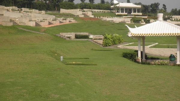 Mengintip Megahnya Pemakaman San Diego Hills