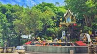 Mengintip Vihara Berlanskap Pantai di Sukabumi