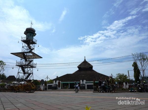 Mengisi Liburan dengan Wisata Religi di Masjid Agung Demak
