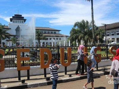 Mengulik Gedung Sate