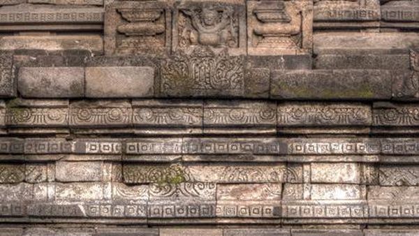 Mengunjungi Megahnya Candi Barong, Yogya