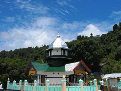 Mengunjungi Mesjid tertua di Tanah Papua