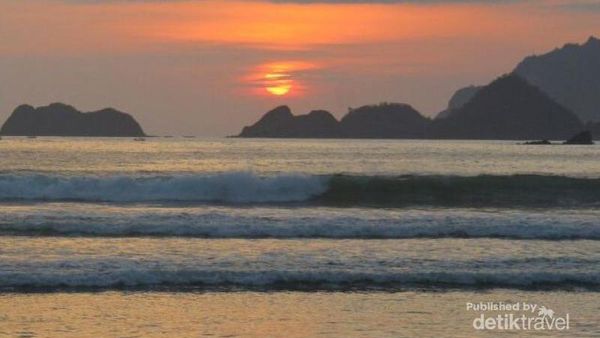 Menikmati Cakrawala Pagi dari Nusa Dua