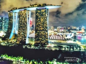 Menikmati Indah Malam Singapura dari Ketinggian