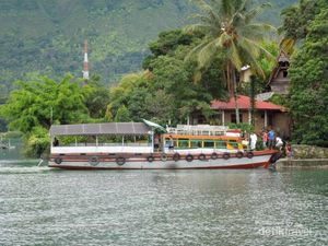 Menikmati Keindahan Pulau Samosir di Sumatera Utara